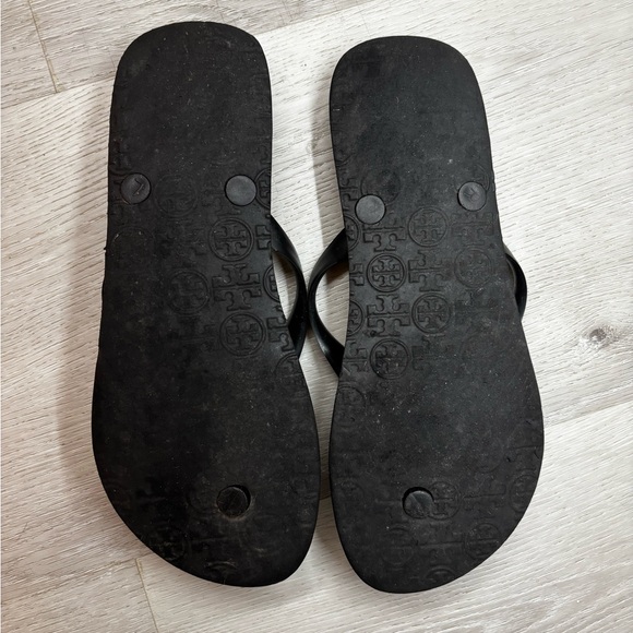 Tory Burch Logo Flip Flops - Picture 3 of 3